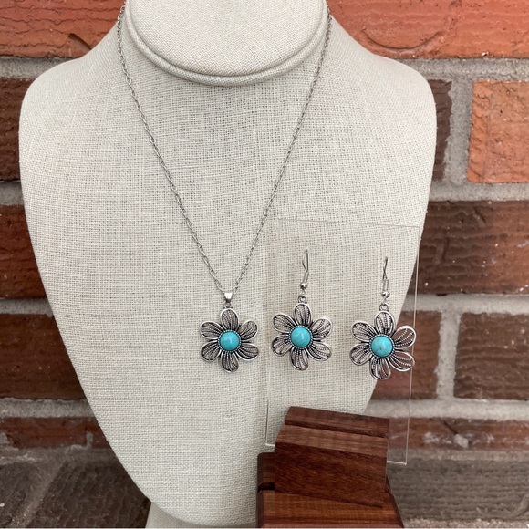 Flower Pinwheel Necklace and Earring Set with Faux Turquoise - Picture 2 of 2